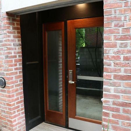 A Stylish Stay W/ A Queen Bed, Heated Floors.. #36 Brookline Exterior foto